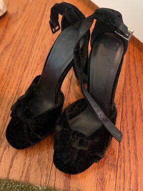 Joie Nabila Heel in Velvet, Black, Size 36. Never worn NWT!